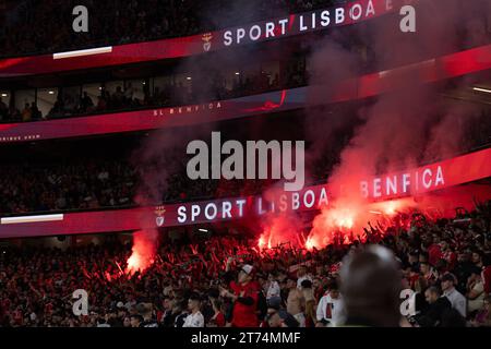 November 2023. Lissabon, Portugal. Benfica Fans während des Spiels des 11. Spieltages der Liga Portugal Betclic, SL Benfica 2 vs. 1 Sporting CP Credit: Alexandre de Sousa/Alamy Live News Stockfoto