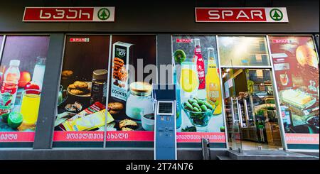 Spar Supermarkt Fassade mit den eigenen Fotomaterialien Stockfoto