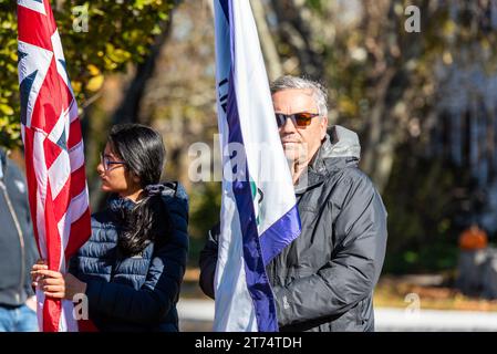 Die jährliche Zeremonie von Acton findet im Acton Center vor dem Rathaus statt. Stockfoto