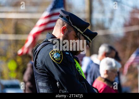 Die jährliche Zeremonie von Acton findet im Acton Center vor dem Rathaus statt. Stockfoto