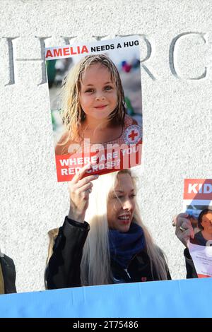 Gegen Antisemitismus-Demonstration im Parlamentsgebäude am Tag des Waffenstillstands 11. November 2023 am selben Tag wie der Waffenstillstandsmarsch in London. Stockfoto