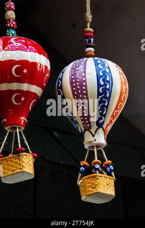Heißluft Ballons Modell gefertigt aus Ton für die Dekoration für den Verkauf auf dem Markt Stockfoto