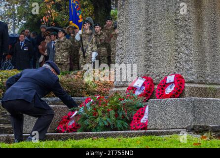 Falmouth erinnert sich an den Tag der Gefallenen am Gedenktag 2023 mit einer Parade von Militärkräften und einer Kranzniederlegung im Kimberly Park. Stockfoto