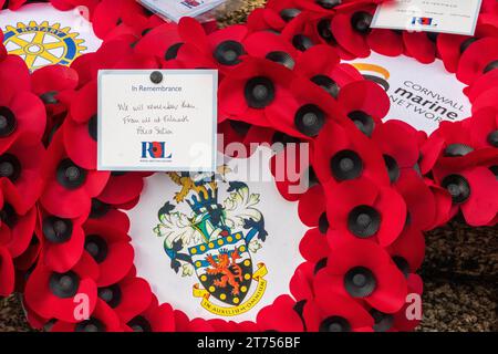 Falmouth erinnert sich an den Tag der Gefallenen am Gedenktag 2023 mit einer Parade von Militärkräften und einer Kranzniederlegung im Kimberly Park. Stockfoto