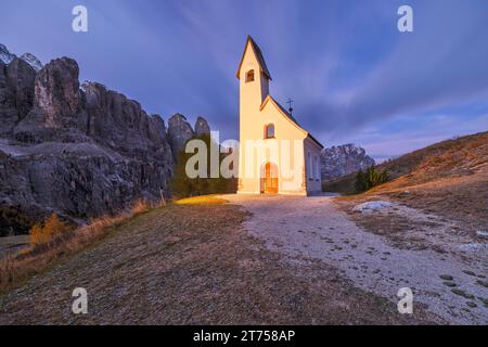 Chiapela-Kapelle am Grödner Pass, Grödener Pass, Sellagruppe, Dolomiten, Bozen, Südtirol Stockfoto