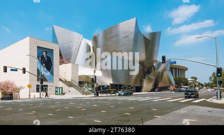 Los Angeles, Kalifornien, USA - 25. April 2023. Die Wall Disney Concert Hall in der South Grand Avenue 111 in der Innenstadt von Los Angeles, Music Center de Stockfoto