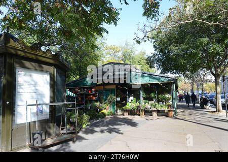 Marché aux Fleurs reine Elizabeth II ist ein 19. Alter Blumen- und Pflanzenmarkt am Place Louis Lépine, Paris, Frankreich. Stockfoto