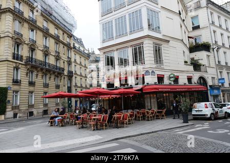 A la Place saint georges Restaurant im Place St Georges, Paris, Frankreich. Stockfoto