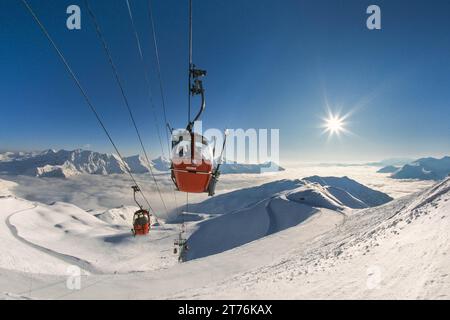 FRANKREICH. HAUTES-ALPES, 05, CHAMPSAUR-TAL, SKIGEBIET VON ORCIERES 1850, ALTE TELECABINE VON DROUVET Stockfoto