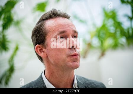 Brüssel, Belgien November 2023. Der flämische Minister für Beschäftigung, Wirtschaft, Sozialwirtschaft und Landwirtschaft, Jo Brouns, ein Bild auf einer Pressekonferenz über die Einigung der flämischen Regierung über das Stickstoffdekret am Dienstag, den 14. November 2023, in Brüssel. BELGA FOTO JASPER JACOBS Credit: Belga News Agency/Alamy Live News Stockfoto