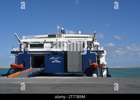 Elite Jet ist ein Hochgeschwindigkeits-Passagier- und Autofährenkatamaran, der von der Firma Seajets betrieben wird und in Heraklion vor Anker liegt. Stockfoto