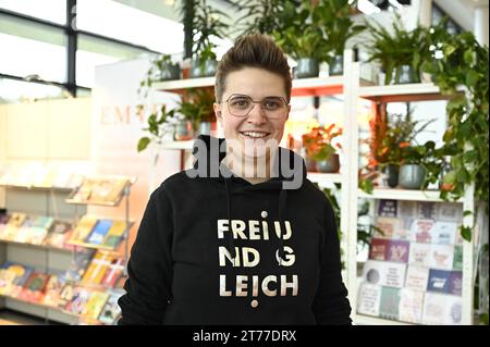 Anna-Nicole Heinrich, Praeses der Synode der Evangelischen Kirche in Deutschland, bei der Tagung der Synode der Evangelischen Kirche in Deutschland EKD in Ulm Foto vom 13.11.2023. NUR REDAKTIONELLE VERWENDUNG *** Anna Nicole Heinrich, Präsidentin der Synode der Evangelischen Kirche in Deutschland, auf der Tagung der Synode der Evangelischen Kirche in Deutschland EKD in Ulm Foto vom 13 11 2023 REDAKTIONELLE VERWENDUNG NUR Copyright: epd-bild/HeikexLyding EKD-Synode Heinrich2 Credit: Imago/Alamy Live News Stockfoto