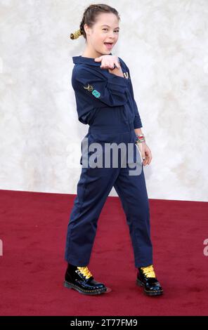 HOLLYWOOD, KALIFORNIEN - 13. NOVEMBER: Sofia Sanchez bei der LA Premiere der Hunger Games: The Ballad of Songbirds & Snakes im TCL Chinese Theater in Hollywood, Kalifornien am 13. November 2023. Copyright: XFayexSadoux Credit: Imago/Alamy Live News Stockfoto