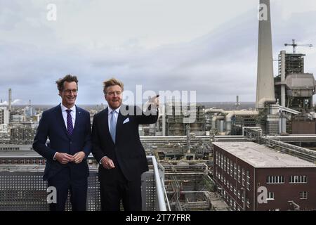 MARL - König Willem-Alexander mit Herrn H. Wüst, Premierminister von Nordrhein-Westfalen bei einem Besuch des Chemieparks in Marl in Nordrhein-Westfalen. Der Schwerpunkt der Begehung liegt auf verschiedenen Wasserstoffprojekten. ANP VINCENT JANNINK niederlande aus - belgien aus Stockfoto