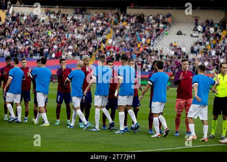 Barcelona, Spanien. November 2023. BARCELONA, SPANIEN - 12. NOVEMBER: Spieler vor dem Spiel La Liga EA Sports zwischen dem FC Barcelona und Deportivo Alaves bei den Estadi Olimpic Lluis Companys am 12. November 2023 in Barcelona Credit: DAX Images/Alamy Live News Stockfoto