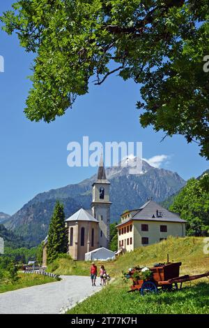 Kirche in der Viillage, Frankreich, Savoie, Maurienne-Tal, Saint Colomban des Villards Stockfoto