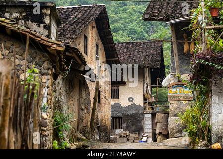 Alte Bauernhäuser in Ban Gioc in Vietnam Stockfoto