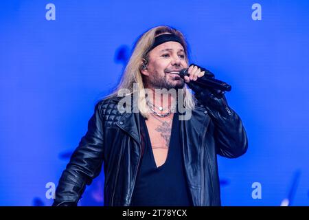 Melbourne, Victoria, Australien. November 2023. MELBOURNE, AUSTRALIEN – 14. NOVEMBER: Vince Neil von Motley Crue tritt am 14. November 2023 im Marvel Stadium in Melbourne auf. (Kreditbild: © Chris Putnam/ZUMA Press Wire) NUR REDAKTIONELLE VERWENDUNG! Nicht für kommerzielle ZWECKE! Credit: ZUMA Press, Inc./Alamy Live News Credit: ZUMA Press, Inc./Alamy Live News Stockfoto