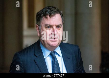 London, England, Großbritannien. November 2023. Der Arbeits- und Pensionssekretär MEL STRIDE kommt zur Kabinettssitzung in der Downing Street 10 an. (Kreditbild: © Tayfun Salci/ZUMA Press Wire) NUR REDAKTIONELLE VERWENDUNG! Nicht für kommerzielle ZWECKE! Quelle: ZUMA Press, Inc./Alamy Live News Stockfoto