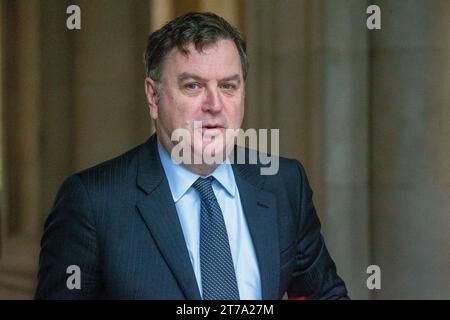 London, England, Großbritannien. November 2023. Der Arbeits- und Pensionssekretär MEL STRIDE kommt zur Kabinettssitzung in der Downing Street 10 an. (Kreditbild: © Tayfun Salci/ZUMA Press Wire) NUR REDAKTIONELLE VERWENDUNG! Nicht für kommerzielle ZWECKE! Quelle: ZUMA Press, Inc./Alamy Live News Stockfoto