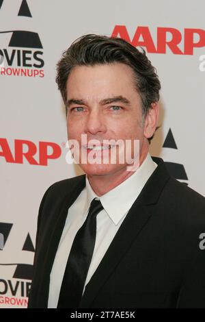 Peter Gallagher bei den 10. Annual Movies for Grownups Awards. Ankunft im Beverly Wilshire Hotel in Beverly Hills, CA, 7. Februar 2011. Foto: Joseph Martinez / Picturelux Stockfoto