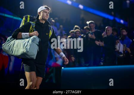 Turin, Italien. 14. November 2023. Holger Rune aus Dänemark trifft am dritten Tag des Nitto ATP Finals im robin-Einzelspiel gegen Stefanos Tsitsipas aus Griechenland. Quelle: Nicolò Campo/Alamy Live News Stockfoto