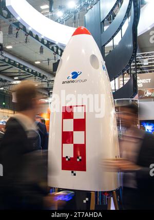 Bremen, Deutschland. November 2023. Die Messe Space Tech Expo Europe findet in den Messehallen statt. Mehr als 650 Aussteller sind Berichten zufolge auf der mehrtägigen Messe vertreten. Der Veranstalter beschreibt die Messe als die größte ihrer Art in Europa. Quelle: Sarah Knorr/dpa/Alamy Live News Stockfoto