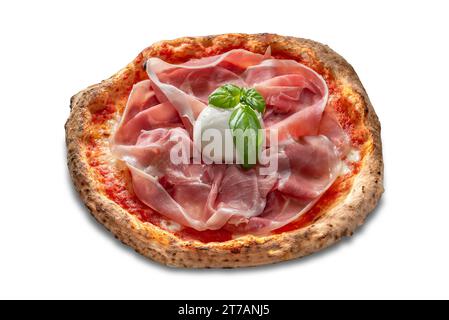 Pizza margherita mit Schinkenscheiben und Fior di Latte Mozzarella Ball mit Basilikumblättern, isoliert auf weiß mit Schnittpfad im Preis inbegriffen Stockfoto