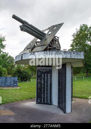 Vrtoce, Bosnien - 5. September 2023. Ein Partisanendenkmal aus der jugoslawischen Zeit des 2. Weltkriegs in Vrtoce in der Gemeinde Bosanski Petrovac im Kanton Una-Sana, Bosnien Stockfoto