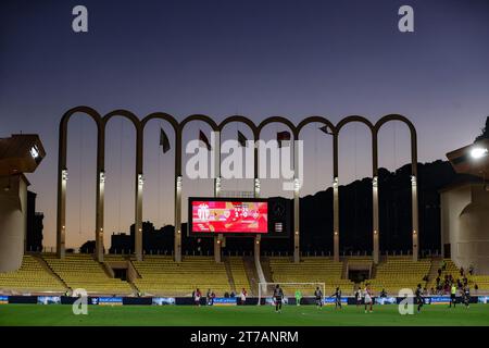 Monaco, Monaco. November 2023. Eine allgemeine Ansicht des Stadions mit den berühmten Bögen während des Ligue 1-Spiels im Stade Louis II, Monaco. Der Bildnachweis sollte lauten: Jonathan Moscrop/Sportimage Credit: Sportimage Ltd/Alamy Live News Stockfoto