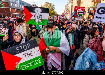 Das britische Volk fordert Eine Waffenruhe in Gaza und Israel, die Bombardierung des Gazastreifens beim Marsch für Palästina in London, Großbritannien, zu stoppen Stockfoto