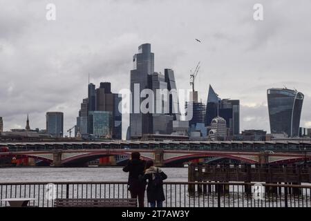 London, Großbritannien. November 2023. Blick auf die Skyline der City of London, das Finanzviertel der Hauptstadt. Stockfoto