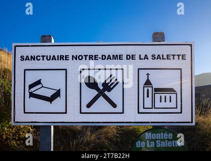 Unsere Lieben Frau von La Salette. Heiligtum Notre-Dame de La Salette, Frankreich. Dieser Wallfahrtsort befindet sich in einer einzigartig schönen Berglandschaft in der Stockfoto