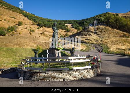 Unsere Lieben Frau von La Salette. Heiligtum Notre-Dame de La Salette, Frankreich. Dieser Wallfahrtsort befindet sich in einer einzigartig schönen Berglandschaft in der Stockfoto