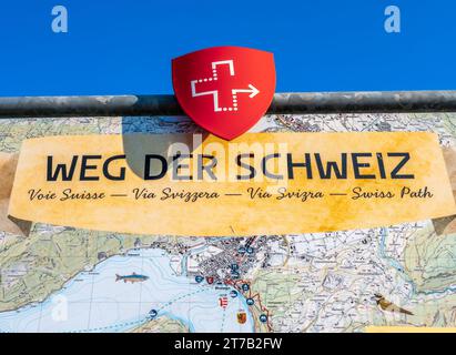 Seelisberg, Schweiz - 6. September 2023: Weg der Schweiz - Schweizer Weg - ist ein patriotischer Wanderweg, ein 35 Kilometer langer Panoramaweg rund um die Schweiz Stockfoto