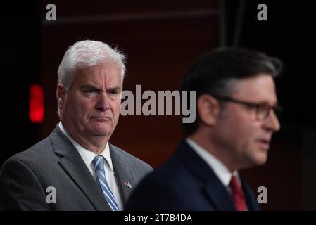 Majority Whip Repräsentant der Vereinigten Staaten Tom Emmer Republican aus Minnesota bei einer Pressekonferenz im Kapitol in Washington, DC am Dienstag, den 14. November 2023. Der Sprecher des Repräsentantenhauses der Vereinigten Staaten Mike Johnson Republikaner aus Louisiana leitete das Treffen und hat kürzlich eine aufgeladene und saubere CR bekannt gegeben, um eine drohende Regierungsschließung zu vermeiden, die für Freitag geplant ist. Copyright: XCNPx/xMediaPunchx Credit: Imago/Alamy Live News Stockfoto