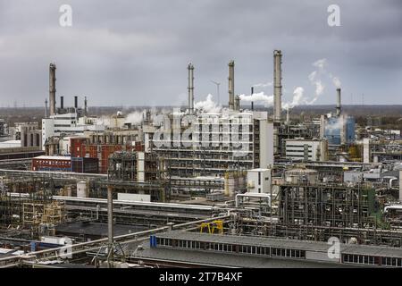 MARL - Überblick über den Chemiepark in Marl während des Besuchs von König Willem-Alexander in Nordrhein-Westfalen. Der Schwerpunkt der Begehung liegt auf verschiedenen Wasserstoffprojekten. ANP VINCENT JANNINK niederlande aus - belgien aus Stockfoto