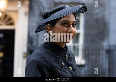 London, Großbritannien. November 2023. Suella Braverman spaziert durch Whitehall, um an der Gedenkfeier am Cenotaph in London teilzunehmen. Politiker und Persönlichkeiten des öffentlichen Lebens spazieren durch Whitehall, um an der Gedenkfeier am Cenotaph in London teilzunehmen. (Credit Image: © Tejas Sandhu/SOPA Images via ZUMA Press Wire) NUR REDAKTIONELLE VERWENDUNG! Nicht für kommerzielle ZWECKE! Stockfoto