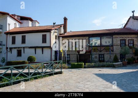 Straße im traditionellen Viertel Varosi, in Edessa, Griechenland Stockfoto