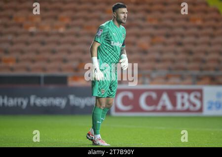 Richard O'Donnell #1 von Blackpool während des Bristol Street Motors Trophy Match Blackpool vs Morecambe in Bloomfield Road, Blackpool, Großbritannien, 14. November 2023 (Foto: Gareth Evans/News Images) Stockfoto