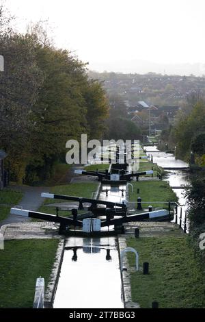 Delph Locks am Dudley No.1 Canal, Brierley Hill, West Midlands, England, Großbritannien Stockfoto