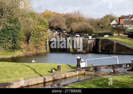 Delph Locks am Dudley No.1 Canal, Brierley Hill, West Midlands, England, Großbritannien Stockfoto