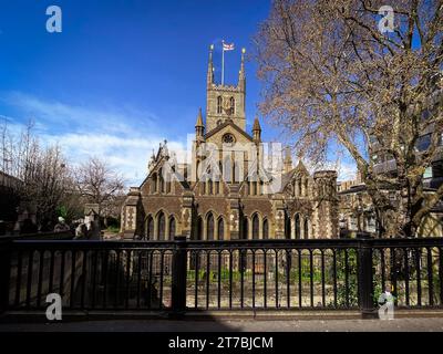 England, Großbritannien, 12. April 2023, Blick auf die Southwark Cathedral in London Stockfoto