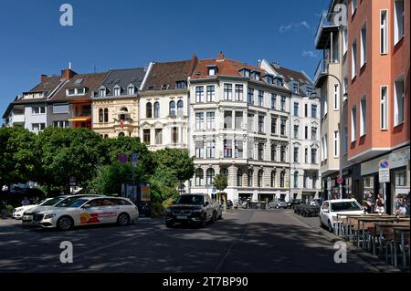 Köln, Deutschland 10. Juli 2023: Der brüsseler Platz im belgischen Viertel köln an einem sonnigen Tag mit blauem Himmel Stockfoto