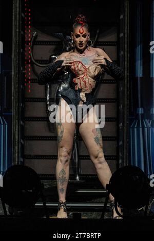 Italien 12. November 2023 RuPaul's Drag Race: Werq die Welt - Elecktra Bionic - Assago Forum Mailand © Andrea Ripamonti / Alamy Stockfoto
