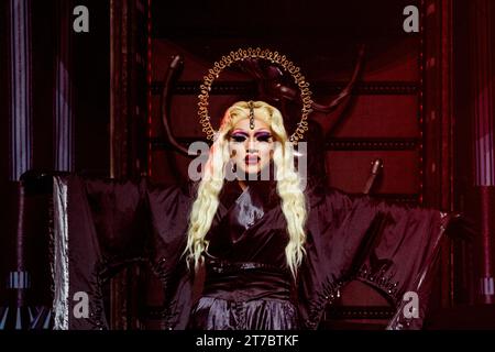 Italien 12. November 2023 RuPaul's Drag Race: Werq die Welt - La Diamond - Assago Forum Mailand © Andrea Ripamonti / Alamy Stockfoto