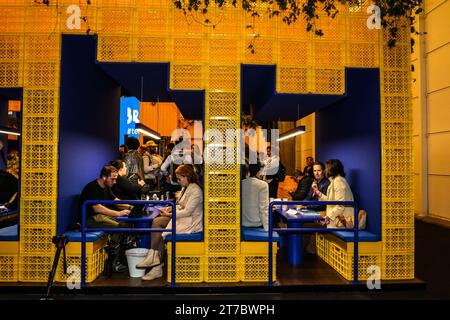 Lisboa, Portugal. November 2023. Brasilien Stand, Veranstaltungsort des Web Summit 2023 in der Altice Arena in Lissabon. (Foto: Miguel Reis/SOPA Images/SIPA USA) Credit: SIPA USA/Alamy Live News Stockfoto