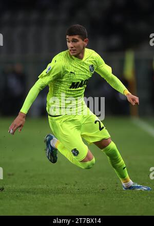 Turin, Italien. November 2023. Cristian Volpato von US Sassuolo während des Spiels der Serie A im Stadio Grande Torino, Turin. Der Bildnachweis sollte lauten: Jonathan Moscrop/Sportimage Credit: Sportimage Ltd/Alamy Live News Stockfoto