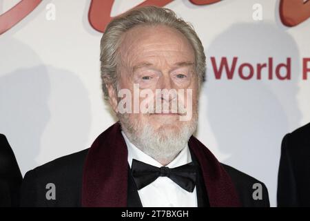 Paris, Frankreich. November 2023. Regisseur Ridley Scott nimmt am 14. November 2023 an der Napoleon-Weltpremiere in Salle Pleyel Teil. Foto: David NIVIERE/ABACAPRESS.COM Credit: Abaca Press/Alamy Live News Stockfoto