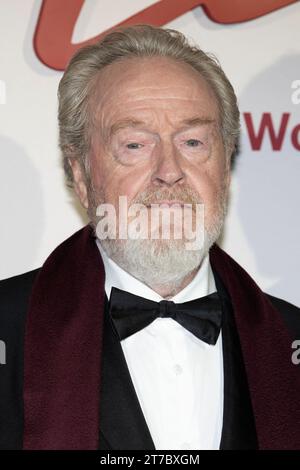 Paris, Frankreich. November 2023. Regisseur Ridley Scott nimmt am 14. November 2023 an der Napoleon-Weltpremiere in Salle Pleyel Teil. Foto: David NIVIERE/ABACAPRESS.COM Credit: Abaca Press/Alamy Live News Stockfoto